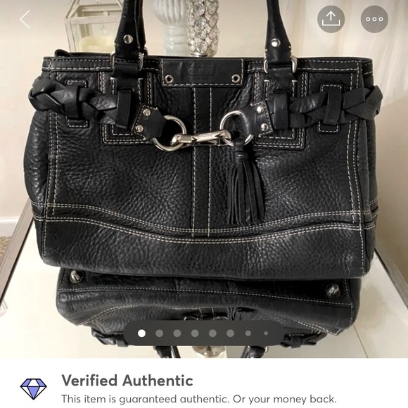 Coach Handbags - 🔥Coach🔥Black an White Pebble Leather Scatchel